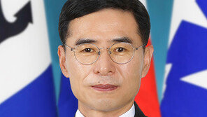 해군참모총장에 김경률 해군작전사령관 내정