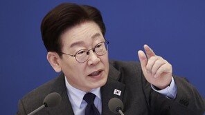 李, 안철수 겨냥 “개구리 보호한다고 모기까지 보호하는 건 아냐”