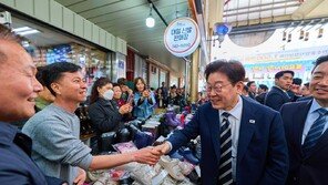 진주 시장 방문한 李대통령 “나는 멀쩡, 국민이 건강해야”