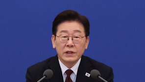 李 지지율 69%로 취임 후 최고치…민주 46% 국힘 18%