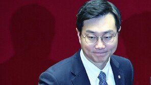 [속보]경찰, 장경태 의원 준강제추행·2차 가해 혐의 검찰 송치