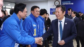 범여권 ‘친노 적자’ 경쟁 본격화… 연대 희미해진 민주-조국당