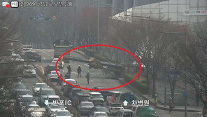 신논현역 근처 공사장서 천공기 넘어져…“차량 통제 중”