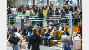 “여름 휴가, 유럽은 못 가겠네”…전쟁에 항공권 최대 560% 폭등