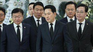 선거 두달앞 국힘 지지율 10%대 첫 추락… 與는 영남 공천 속도전