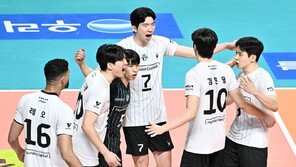 PO 1-2차전 연속 ‘리버스 스윕’ 현대캐피탈, 우리카드 꺾고 2년 연속 챔프전 진출