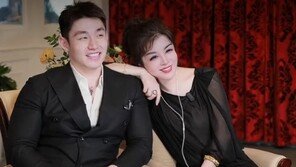 中 55세 미용 재벌 여성, 25세 모델과 결혼…100억대 혼수 화제