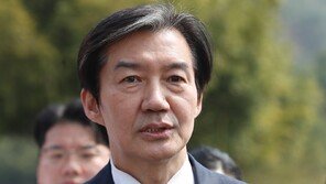 조국 “민주, 국힘 자멸에 경각심 잃어…대선때 정치개혁 약속 지켜야”