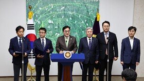 국힘 뺀 6개정당, 개헌 공동발의한다… “헌법전문에 ‘5·18-부마’ 명시”