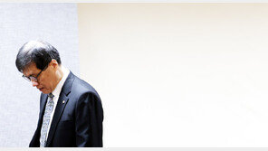 한은 “경상수지 확대 예상…에너지 가격 상승은 변수”