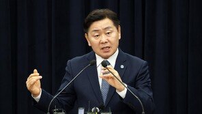 與, 현금 살포 김관영 제명… 金 “청년 15명에 대리비 68만원 줬다가 회수”