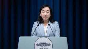 靑대변인 전은수-수석대변인 강유정