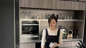 효민, 100억대 신혼집서 집들이…고소영·윤종신 참석