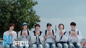 킥플립, 잔망美 폭발 ‘눈에 거슬리고 싶어’