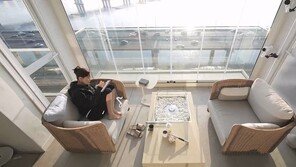 ‘금융인과 결혼’ 효민, 한강뷰 집공개…최고급 호텔 뺨치는 내부