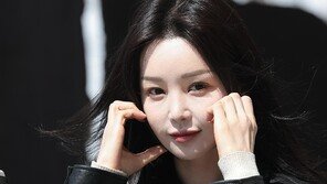 남규리, 20년 지나도 그대로…레전드 센터 비주얼 귀환