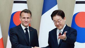 李대통령 “중동평화 회복 지혜 모으자” 마크롱 “호르무즈 폭력 진정돼야”