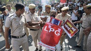 인도서 LPG 사재기·패닉 바잉 확산…정부는 차단 총력