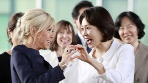 김혜경 여사, 프랑스 영부인과 국중박 관람…“외규장각 의궤 잘 보존”