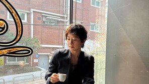 김희애 숏컷…새 예능 앞두고 변신