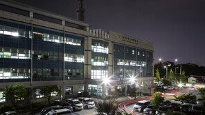 “교제 거절 화나서”…전 여친 흉기로 찌른 20대 구속