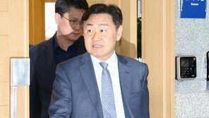 [속보]경찰 ‘대리비 제공’ 김관영 전북지사 집무실 압수수색