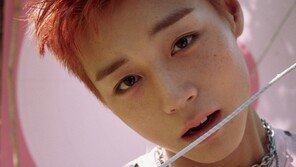 박지훈, 주황빛 헤어에 주근깨…싱그러운 미소 담은 ‘리플렉트’