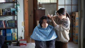 [이승재의 무비홀릭]월경전증후군 여자, 공황장애 남자를 만나다