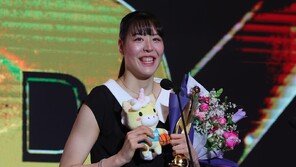 박지수, 5번째 MVP… 정선민에 두 걸음차