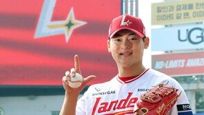 “볼넷은 원흉, 무조건 정면승부” 세이브왕 꿈꾸는 ‘문학 차은우’