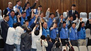 올해부터 노동절 공휴일 확정… 공무원-교사도 5월 1일 쉰다