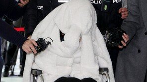 ‘반포대교 추락’ 포르쉐 운전자, 병원 화장실 ‘던지기’로 프로포폴 확보