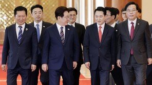 李 ‘반박 기회’ 주자…張 “이게 좋아. 밥은 돌아가서 먹어도 된다”