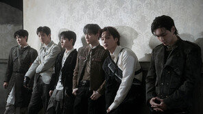 ‘14주년’ 엑소, 왕관 내려놓고 기꺼이 ‘집’이 되다…“위아원”