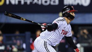 LG 오지환, NC전 그라운드 홈런…김재박 넘어 최고령 기록 달성