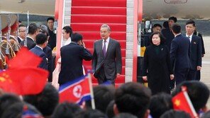 평양 도착한 中 왕이