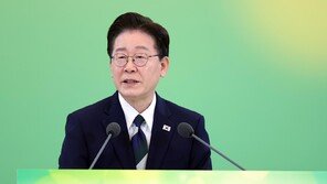 李 “정규직 선발되면 좋은 대우 받아야 한다?…상당히 큰 왜곡”