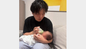 곽튜브, 조리원 협찬 논란 사과 “공무원 아내 업무와 무관…반성하며 3000만원 기부”