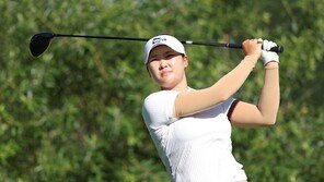 ‘루키’ 김민솔, KLPGA iM금융오픈 와이어 투 와이어 우승…통산 3승