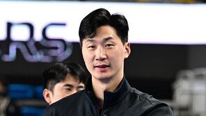 박철우, 대행 꼬리표 떼고 우리카드 감독에