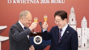 李 “방산 넘어 미래 산업까지 협력 확대”…투스크 “韓, 美 다음 중요 동맹”