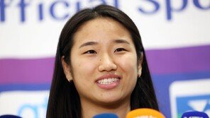 그랜드슬램 완성한 안세영 “부담·욕심 컸는데…멋지게 해내 후련해”