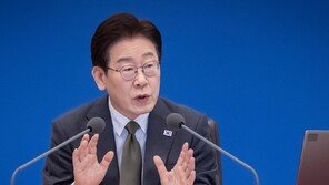 李 “웬만한 사람은 전과 다 있다” 형사처벌 남발 지적