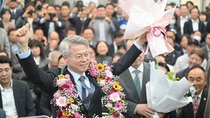 與 전남광주시장 후보 민형배… 국힘 경북도지사 후보 이철우