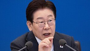 李 “서류 복사하는 사람도 다주택자는 다 빼라”