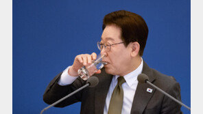 “오목 좀 둔다고 명인전 훈수” 야당 꼬집고… 이스라엘 겨냥 “보편적 인권보호” 또 비판