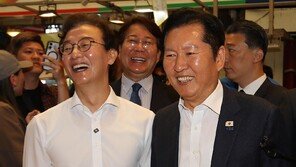 정청래 “하정우 좋아하냐” 전재수 “사랑한다”…부산 북갑 또 러브콜