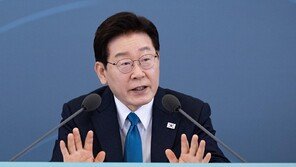 로봇-에너지-바이오-AI ‘메가특구’ 만들어 규제 푼다