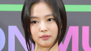 제니 ‘드라큘라’ 글로벌 역주행…빌보드 ‘핫100’ 자체 최고