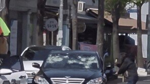 아내 탄 차량막고, 고무망치로 유리창 쾅쾅…도대체 왜?